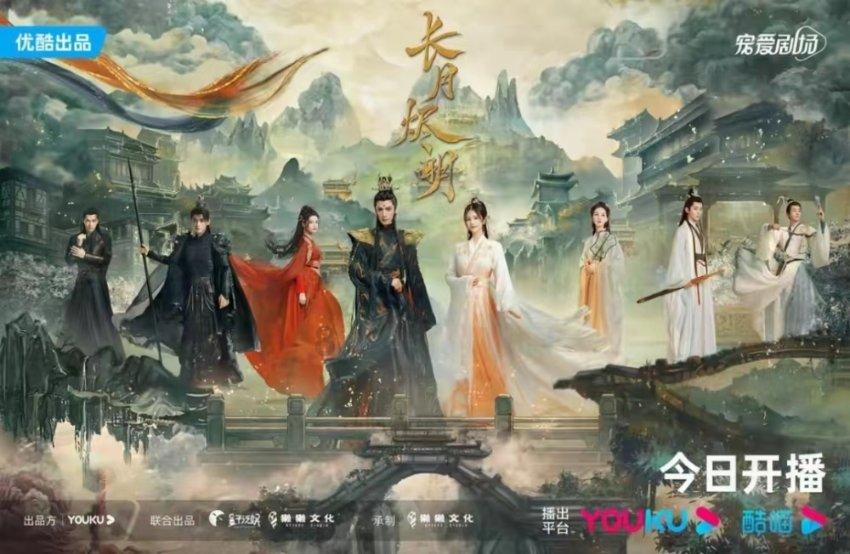 七旬老人不慎坠入窄井 消防员“倒挂金钩”入井营救 看看吧